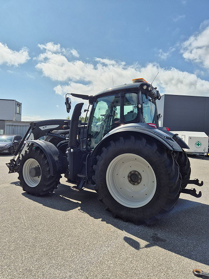 Valtra T 234 Versu 2017, kr 999 000,-
