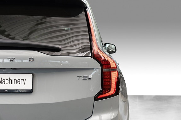Volvo XC90 8 of 26