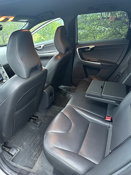 Volvo XC60 12 of 17