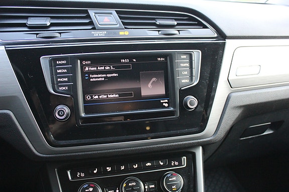 Volkswagen Touran 25 of 29