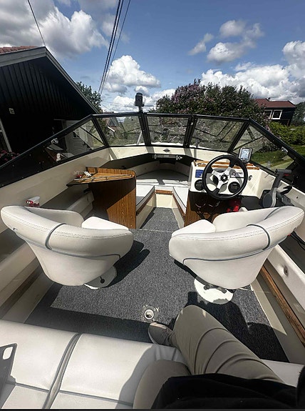 Wester 18, Yamaha 100HK (gått 48t), båthenger+diverse utstyr 3 of 8
