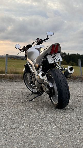 Suzuki SV 1000 S 3 of 6