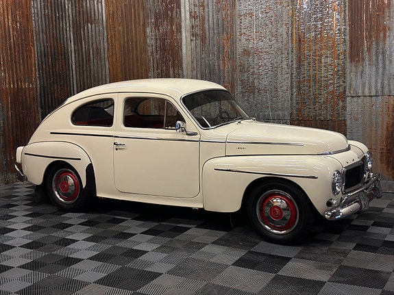 Volvo PV 3 of 30