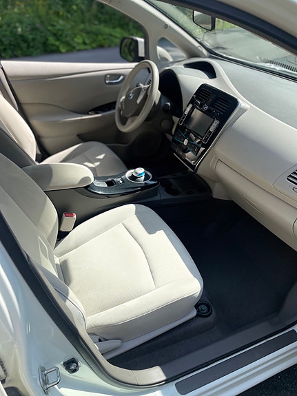 Nissan Leaf 8 of 14