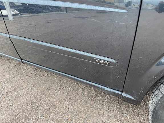 Mercedes-Benz Viano 14 of 30