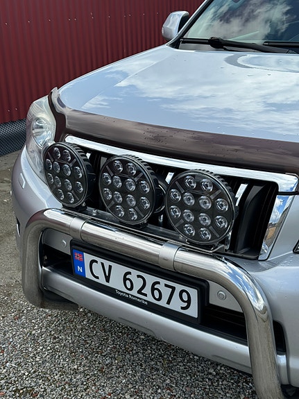 Toyota Land Cruiser 4 of 8