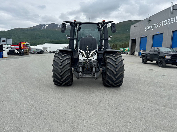 Valtra Q305 2023, kr 2 150 000,-