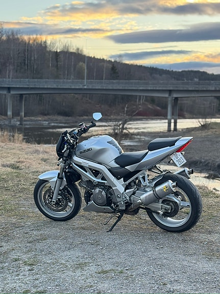 Suzuki SV 1000 S 4 of 6