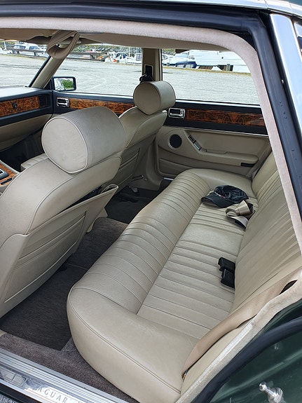 Jaguar XJ 5 of 22