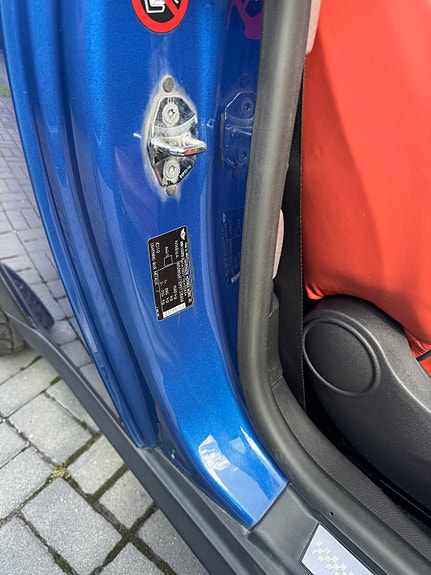 MINI Cooper S 7 of 30