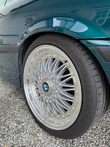 BMW 320 10 of 17