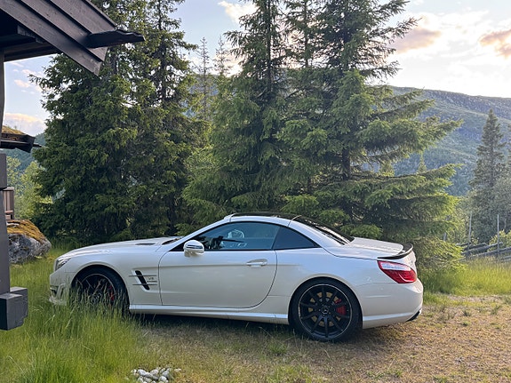 Mercedes-Benz SL63 3 of 29