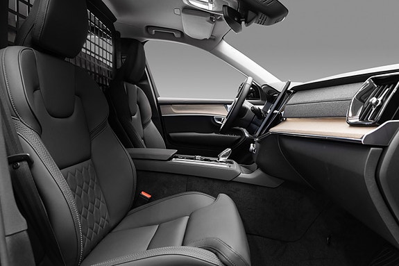 Volvo XC90 11 of 26