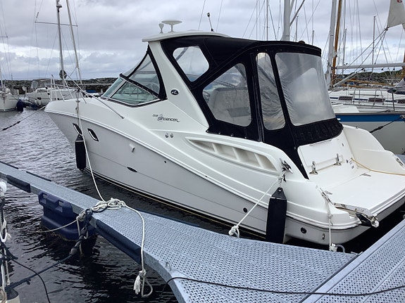Meget lite kjørt Sea Ray 335 4 of 5