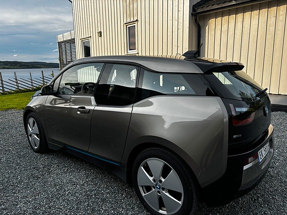 BMW i3 3 of 8