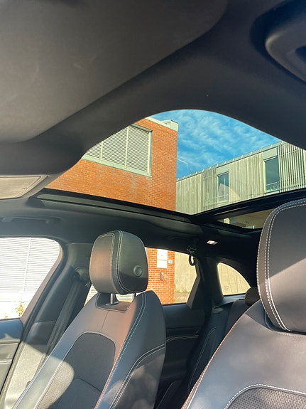 Jaguar F-PACE 28 of 28