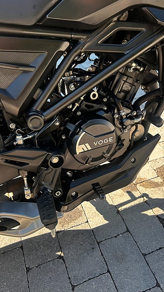 VOGE 125 R 8 of 17