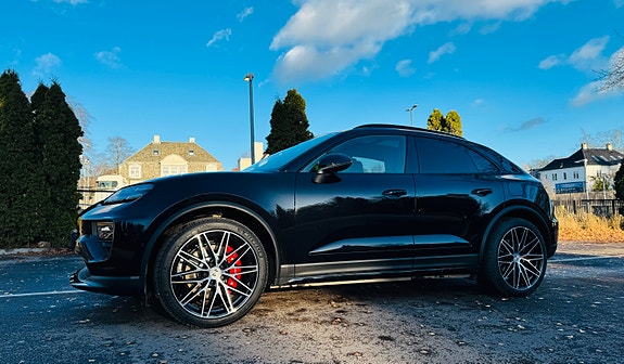 Porsche Macan 25 of 30