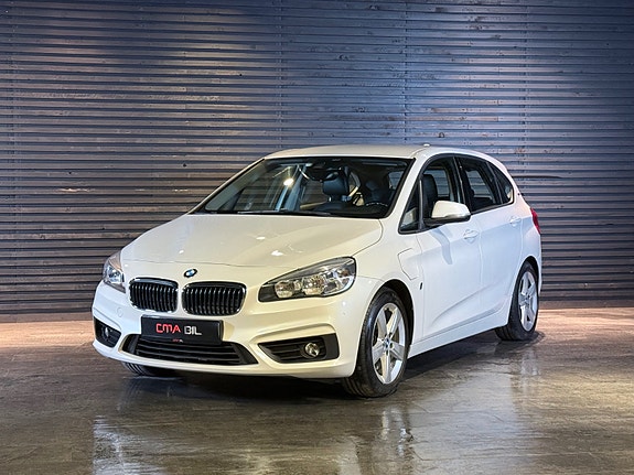 BMW 225xe 2 of 26
