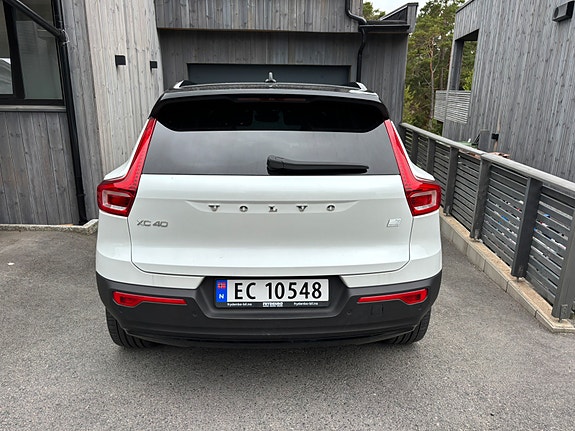 Volvo XC40 9 of 12