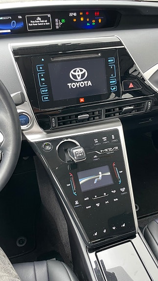 Toyota Mirai 15 of 22
