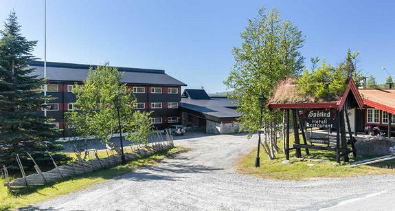 Innkjøring til hotellet