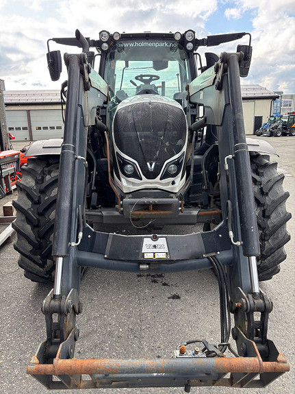 Valtra N154 Versu, vinterpakke, laster lite timer! 2017, kr 849 000,-