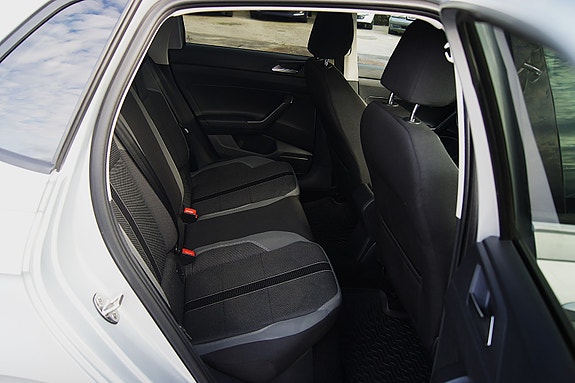 Volkswagen Polo 14 of 18