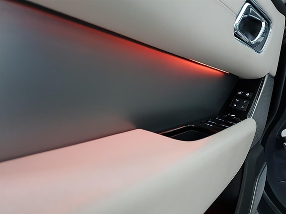 Land Rover Range Rover Velar 19 of 22