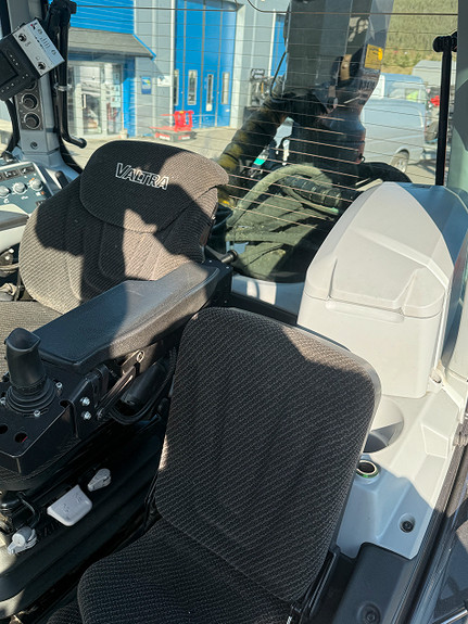 Valtra Skogens konge T 214D 2017, kr 1 370 000,-