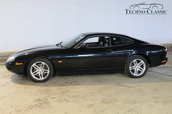 Jaguar XK 4 of 21