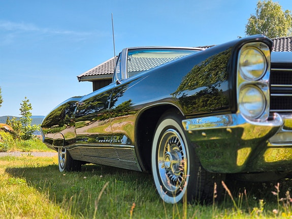 Pontiac Bonneville 4 of 5