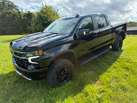 Chevrolet Silverado 2 of 5
