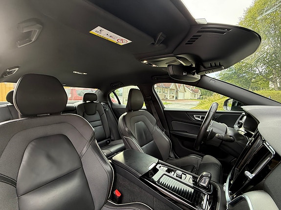 Volvo S60 15 of 30