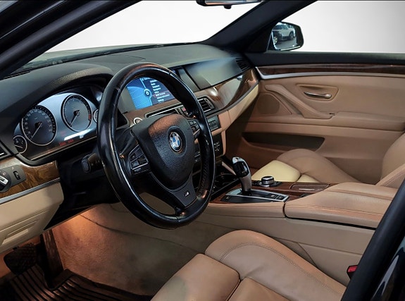 BMW 523i 16 of 30