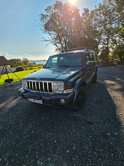 Jeep Commander 8 of 30