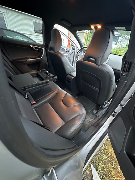 Volvo XC60 14 of 17