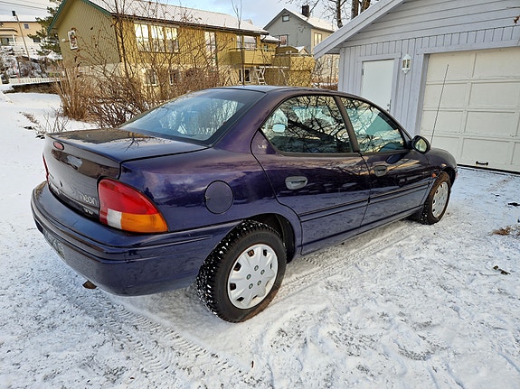 Chrysler Neon 4 of 5
