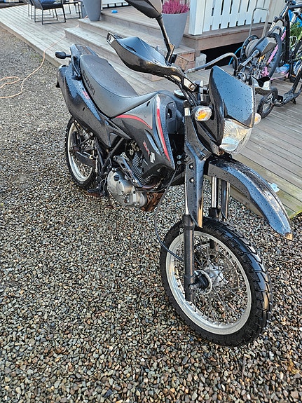 Suzuki DR 125 SM 4 of 6