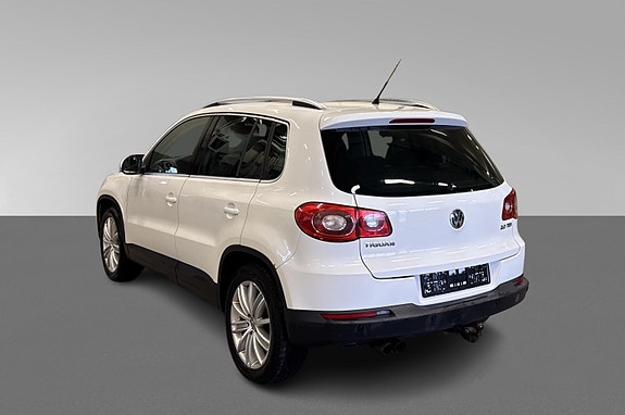 Volkswagen Tiguan 4 of 5
