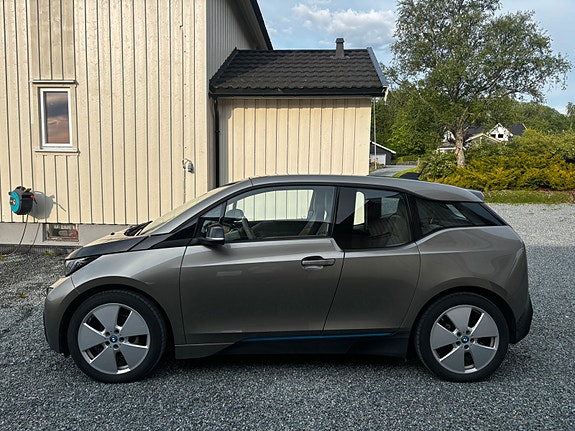 BMW i3 2 of 8