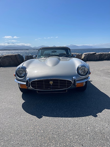 Jaguar E-TYPE 4 of 17