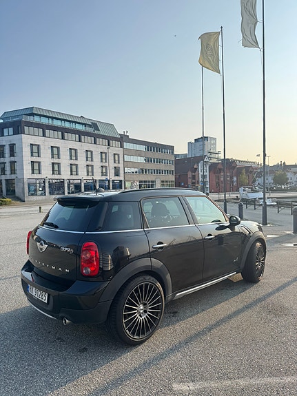 MINI Countryman Cooper D 4 of 5