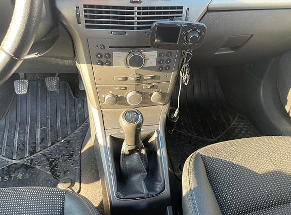 Opel Astra 3 of 5