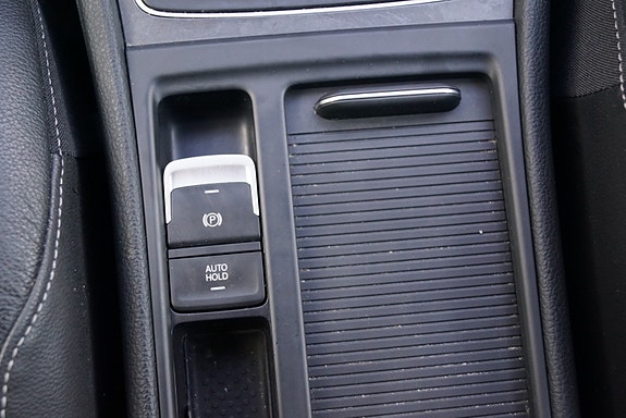 Volkswagen e-Golf VII 23 of 30