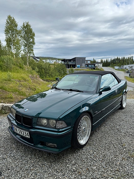 BMW 320 8 of 17