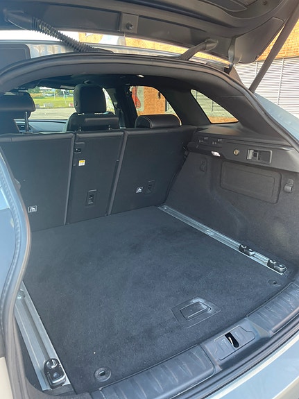 Jaguar F-PACE 9 of 28