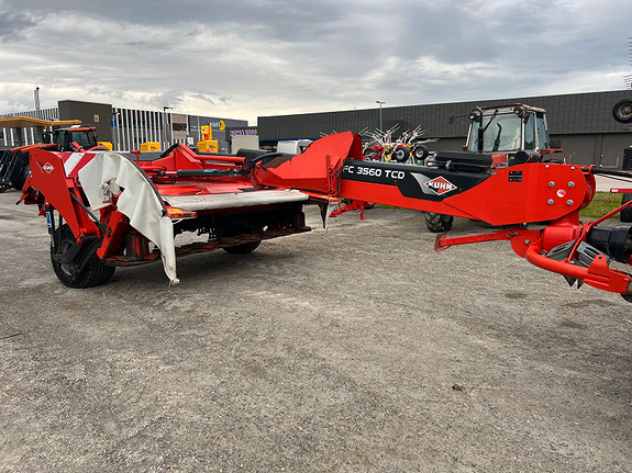 Kuhn 3560 TDL Senterslåmaskin