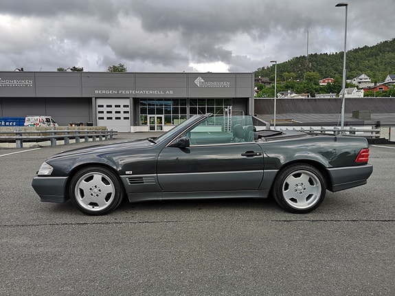 Mercedes-Benz SL300 8 of 26