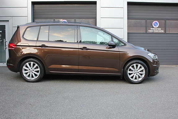 Volkswagen Touran 9 of 29